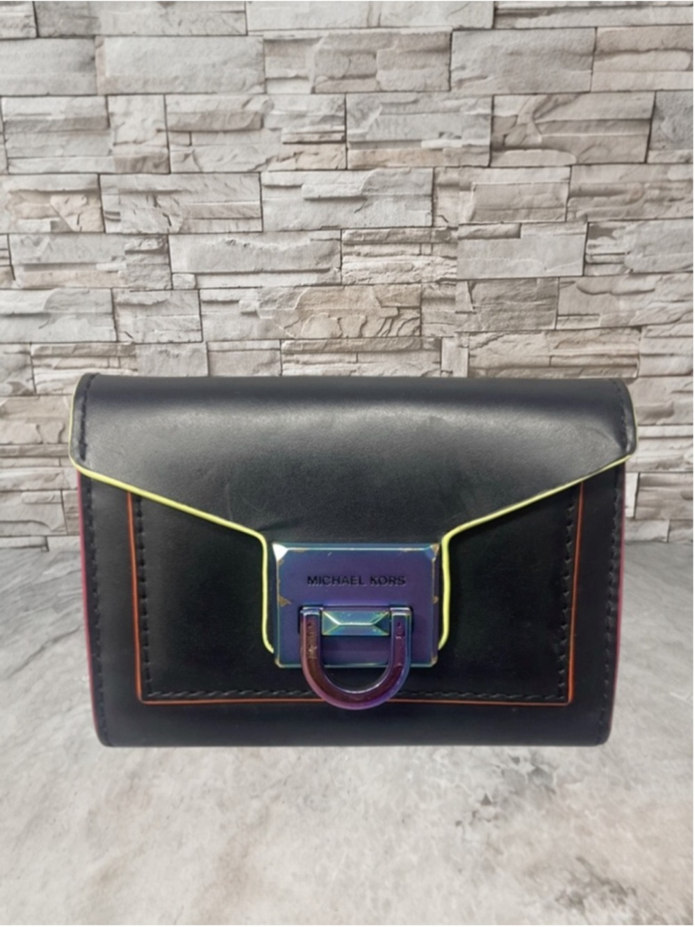 Michael Kors Manhattan Small Flap Wallet Black Neon Contrast Rare - Picture 3 of 11